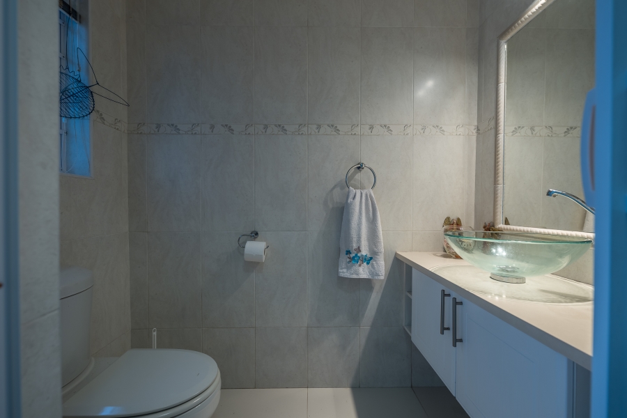 5 Bedroom Property for Sale in Bayview Western Cape